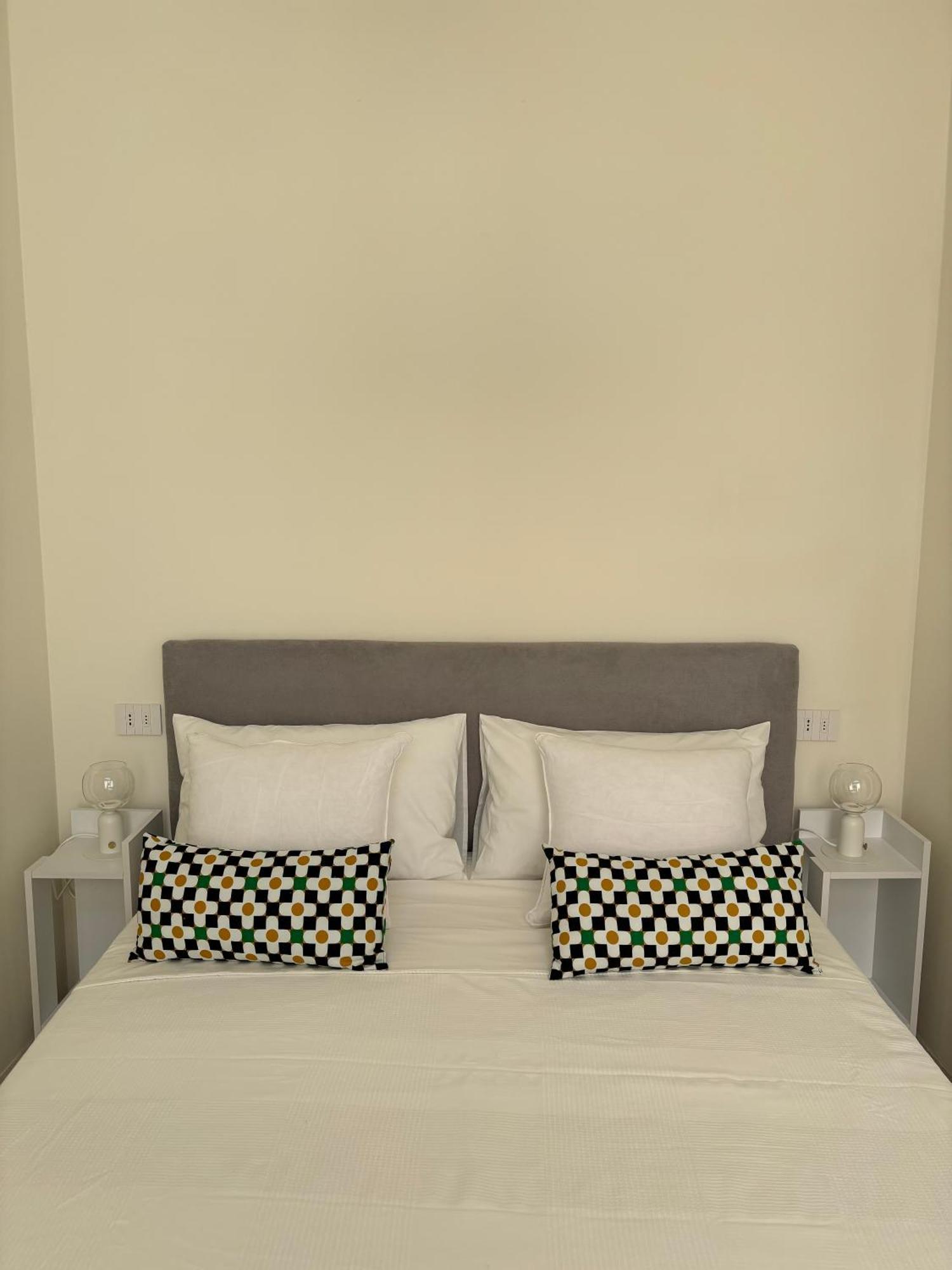 Alora Boutique Suites 莱切 外观 照片