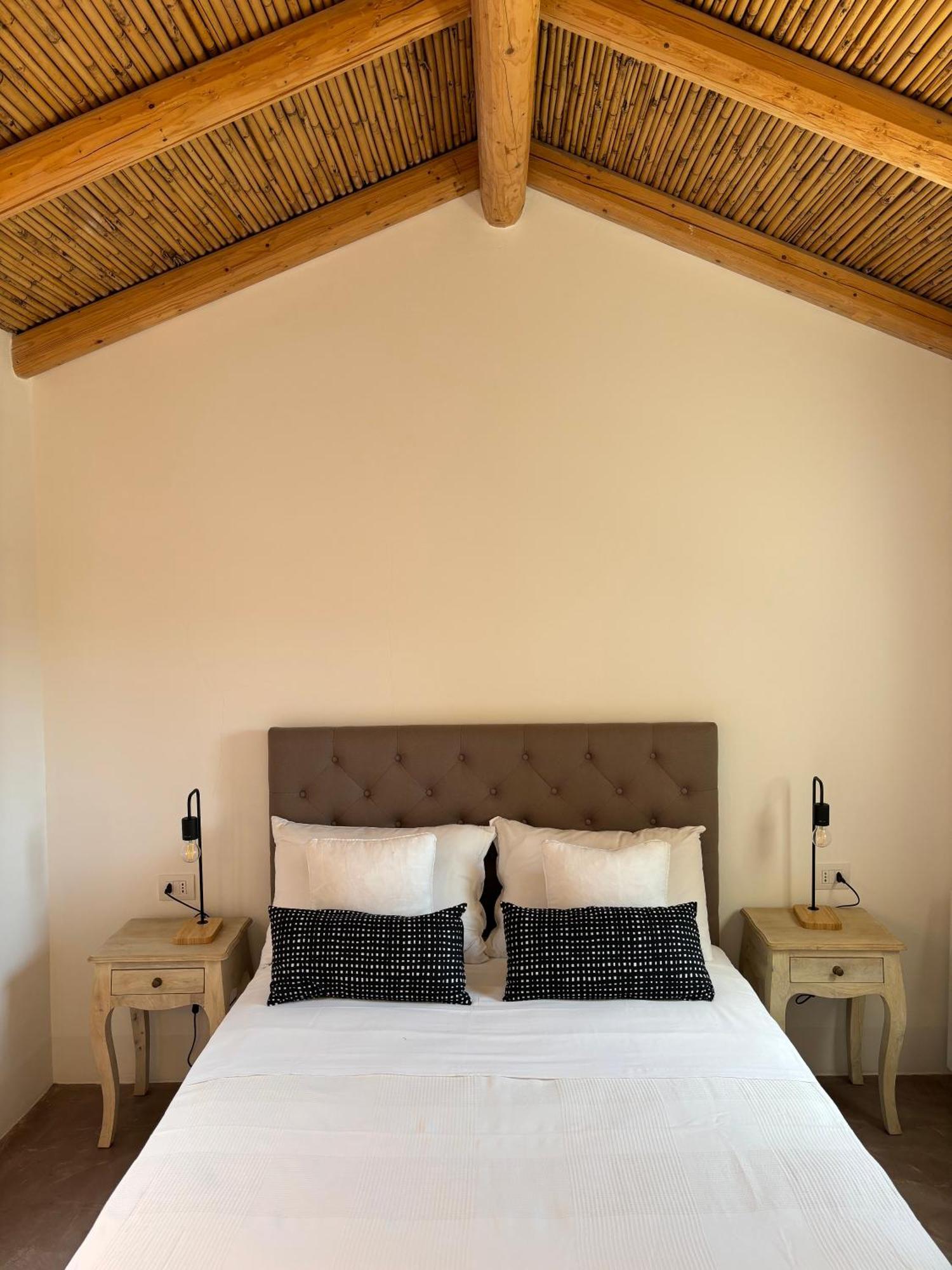 Alora Boutique Suites 莱切 外观 照片
