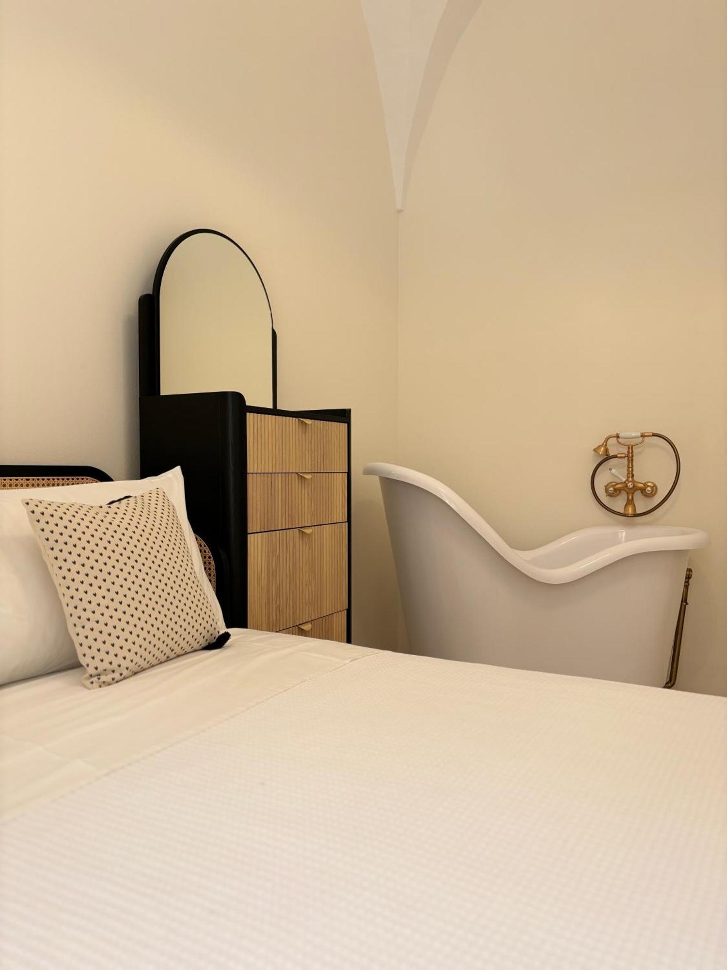 Alora Boutique Suites 莱切 外观 照片