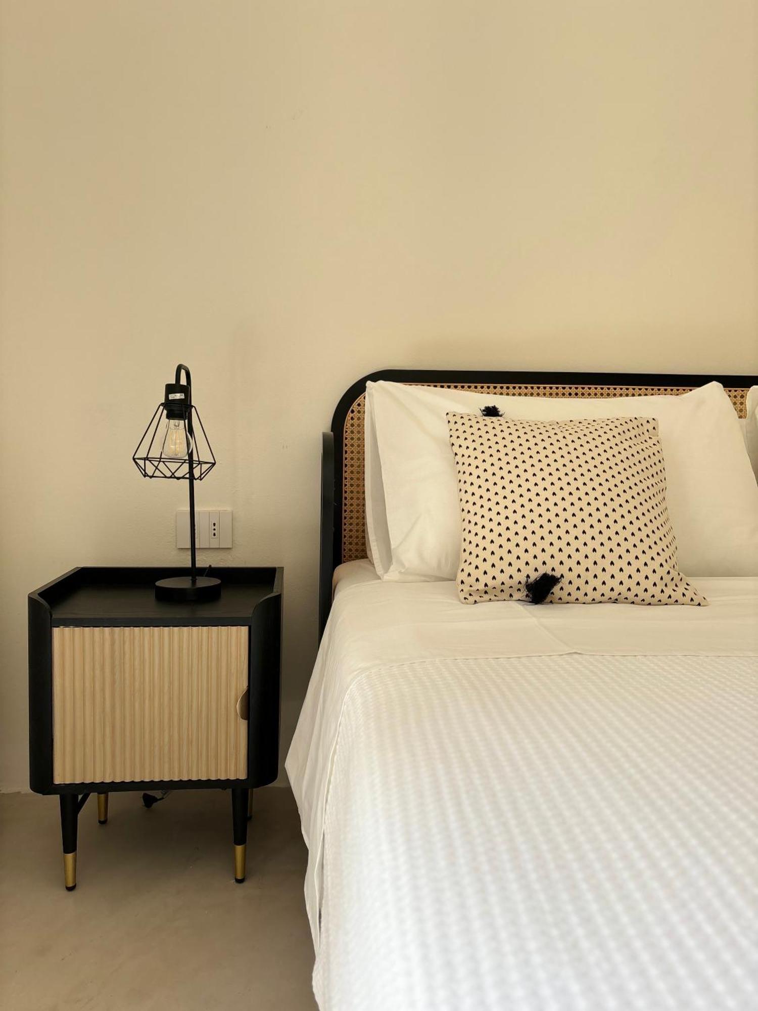 Alora Boutique Suites 莱切 外观 照片